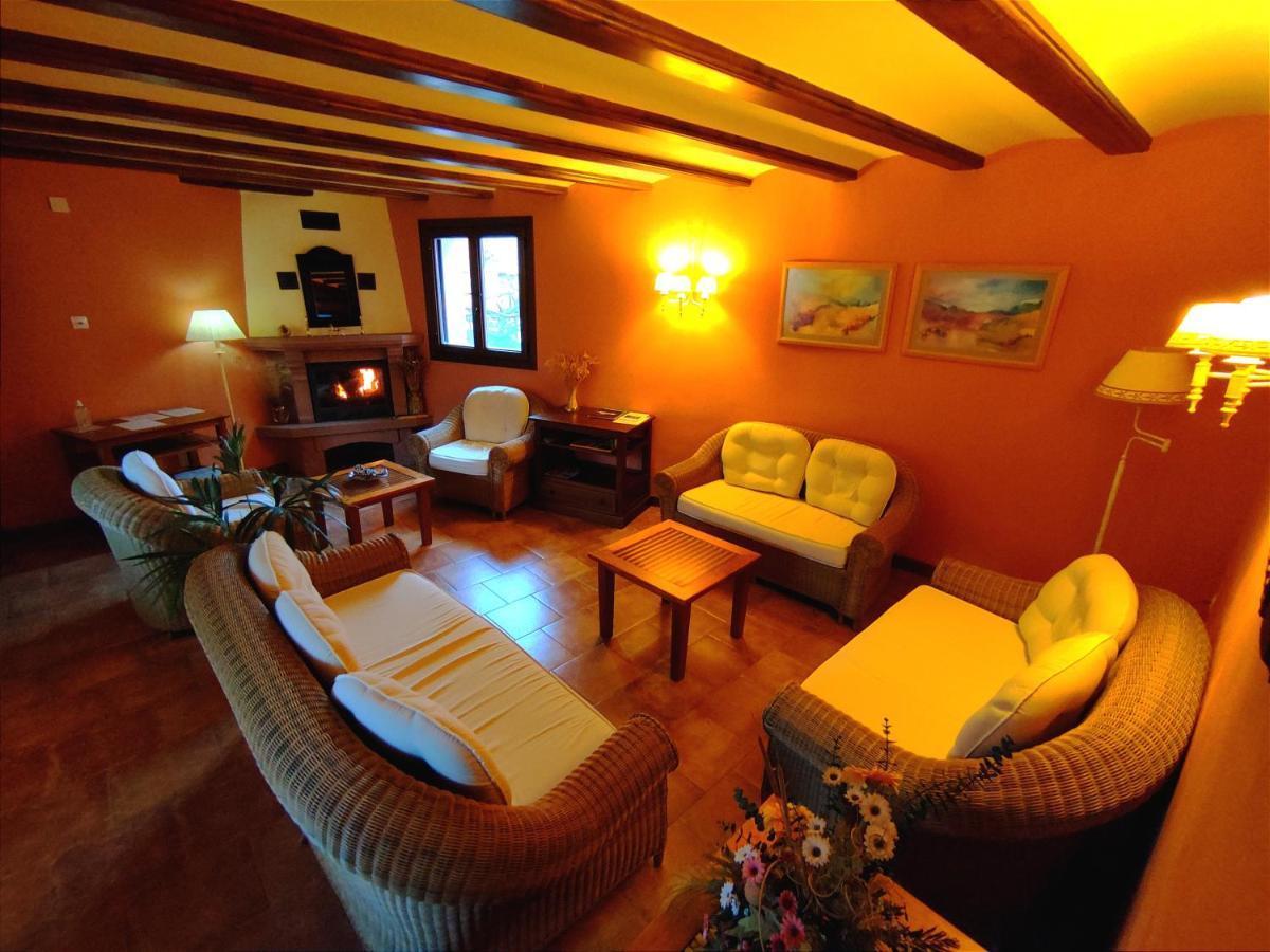 Hotel Albarran อัลบาร์ราซิน ภายนอก รูปภาพ